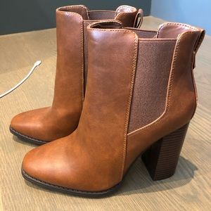 New Brown leather heeled booties!